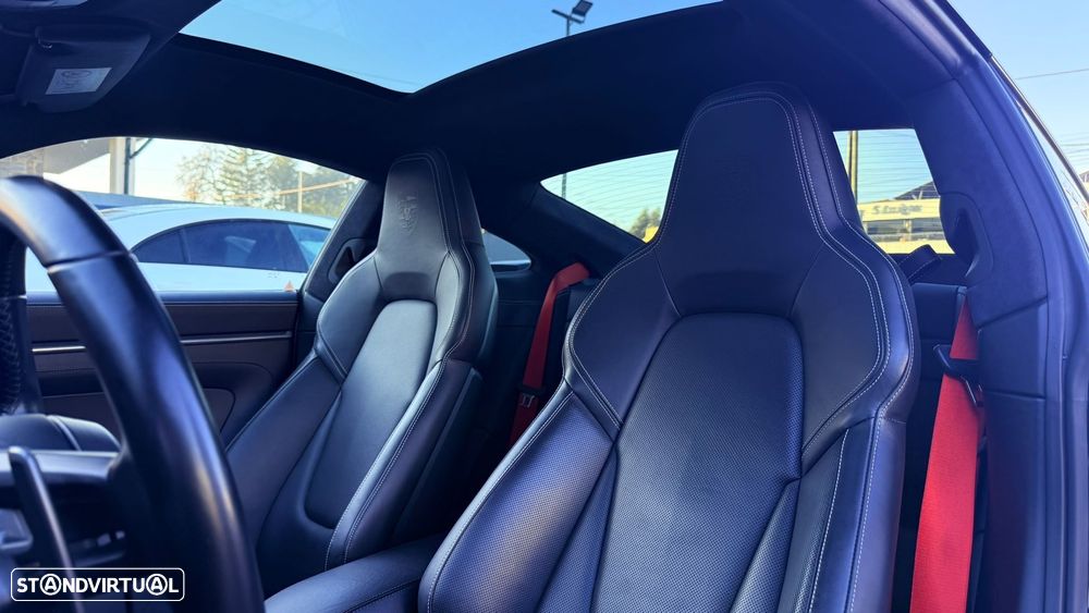 Porsche 911 (992) Carrera 4S PDK - 17