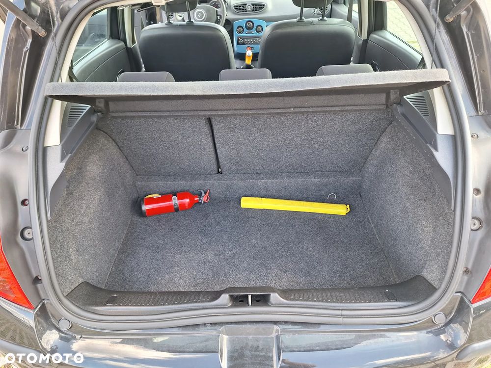 Renault Clio - 11