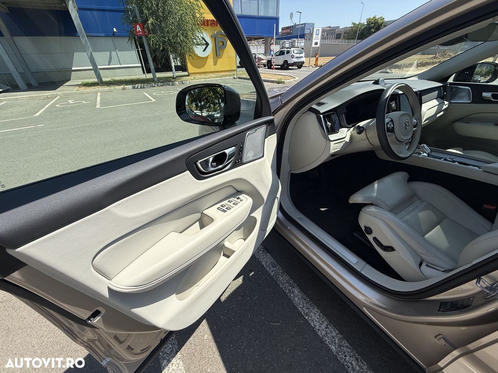 VOLVO XC60 2023 — imagine 11