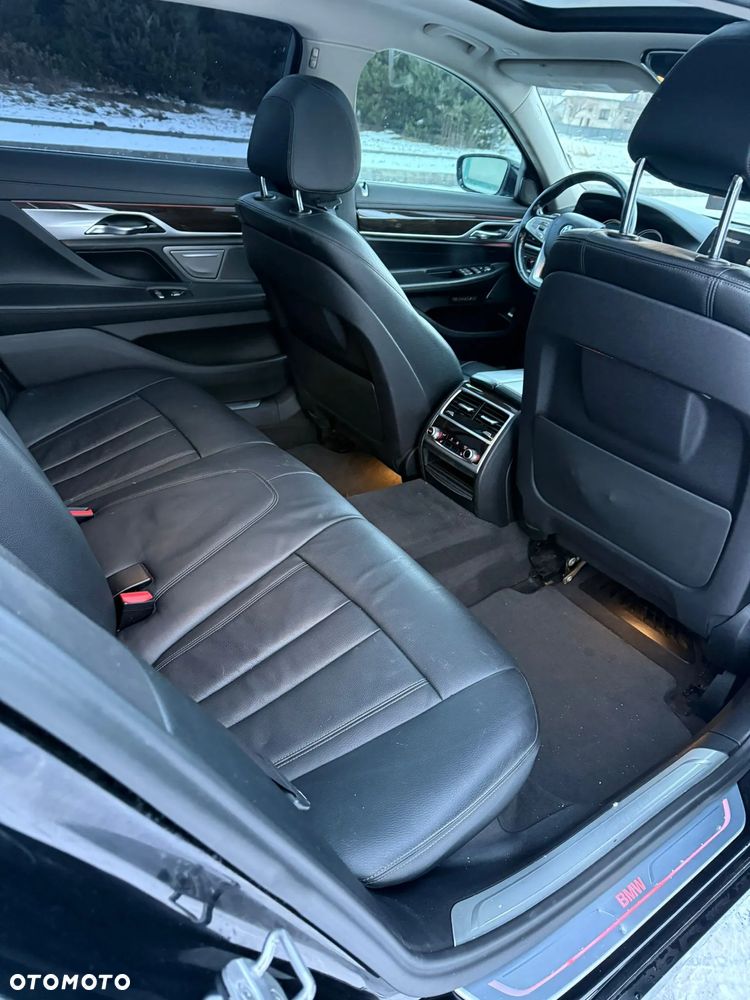 BMW Seria 7 740Li xDrive - 25