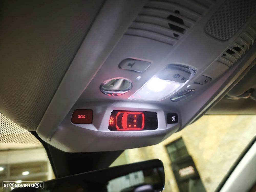 Peugeot 3008 225 e-EAT8 Allure - 36