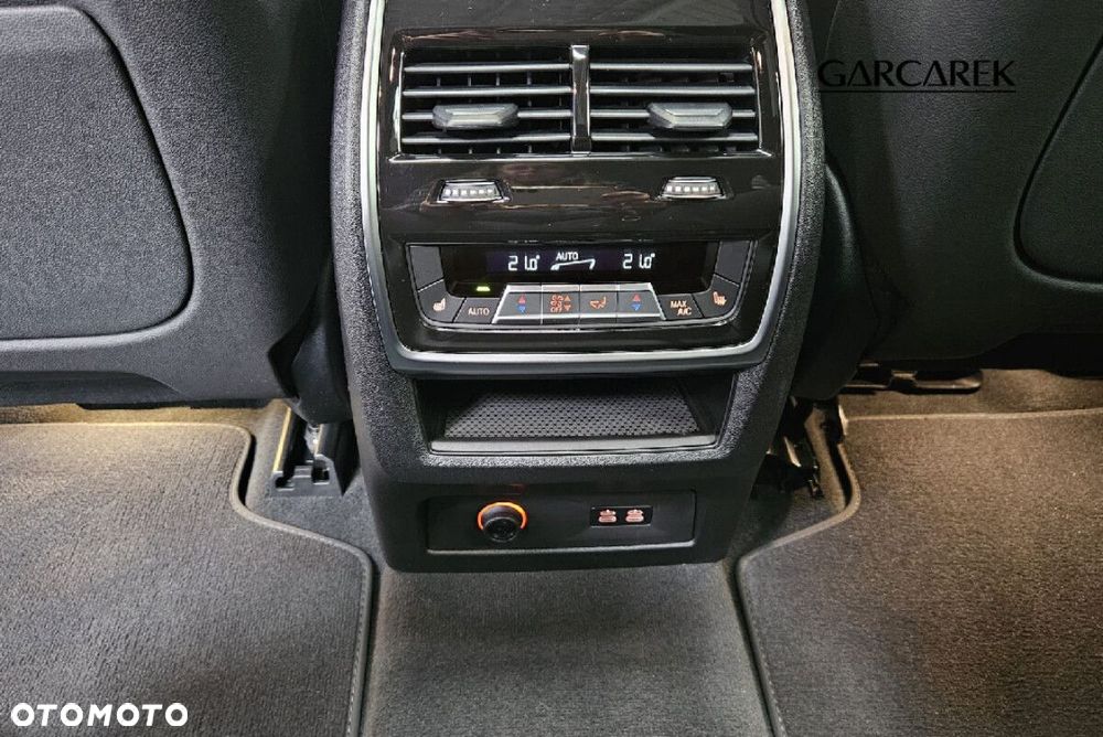 BMW X7 - 32