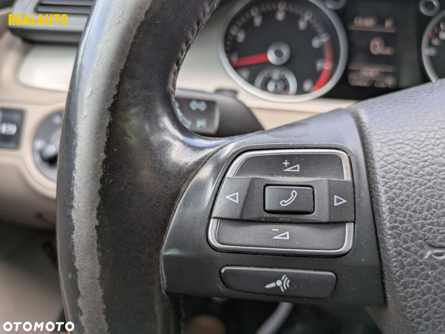 Volkswagen Passat - 14