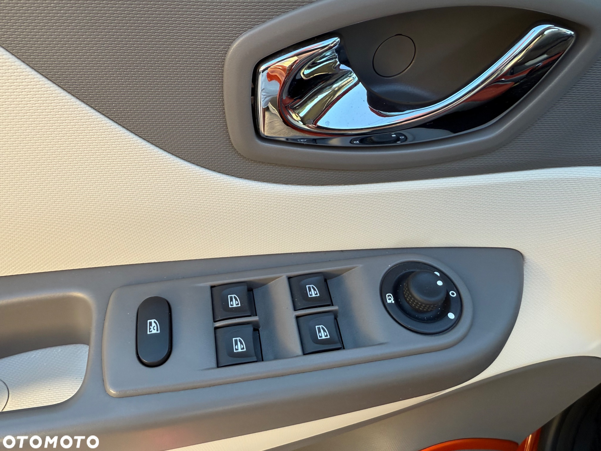 Renault Captur ENERGY TCe 120 EDC LIMITED - 28