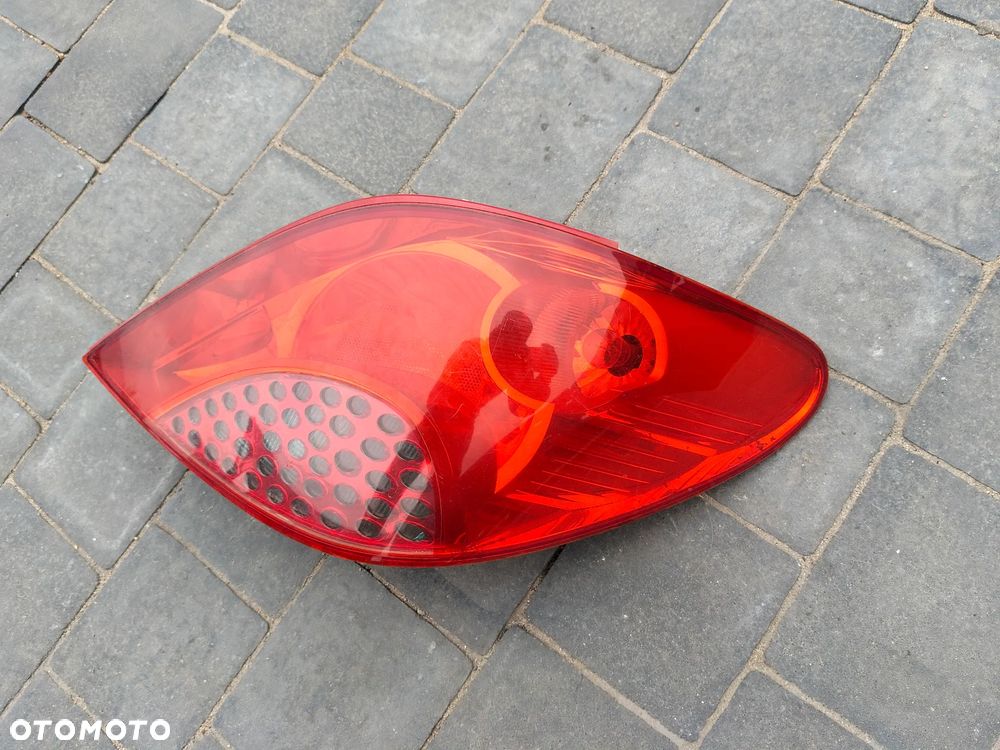 LAMPA TYŁ PRAWA PEUGEOT 207 5 DRZWI HATCHBACK - 3