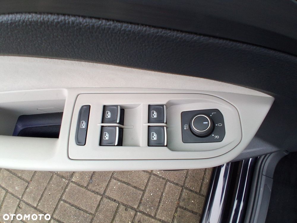 Volkswagen Golf 1.5 TSI EVO Style - 18