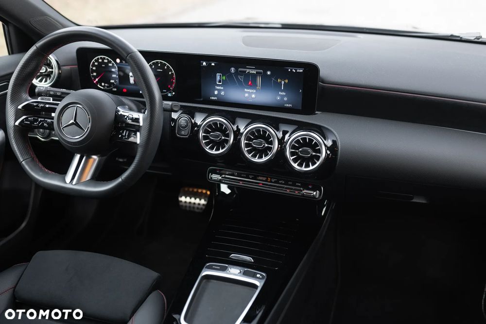 Mercedes-Benz Klasa A 200 AMG Line 7G-DCT - 14