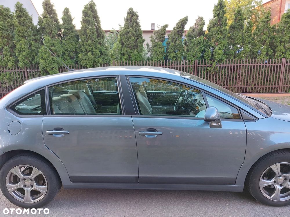 Citroën C4 1.6 16V Confort - 3