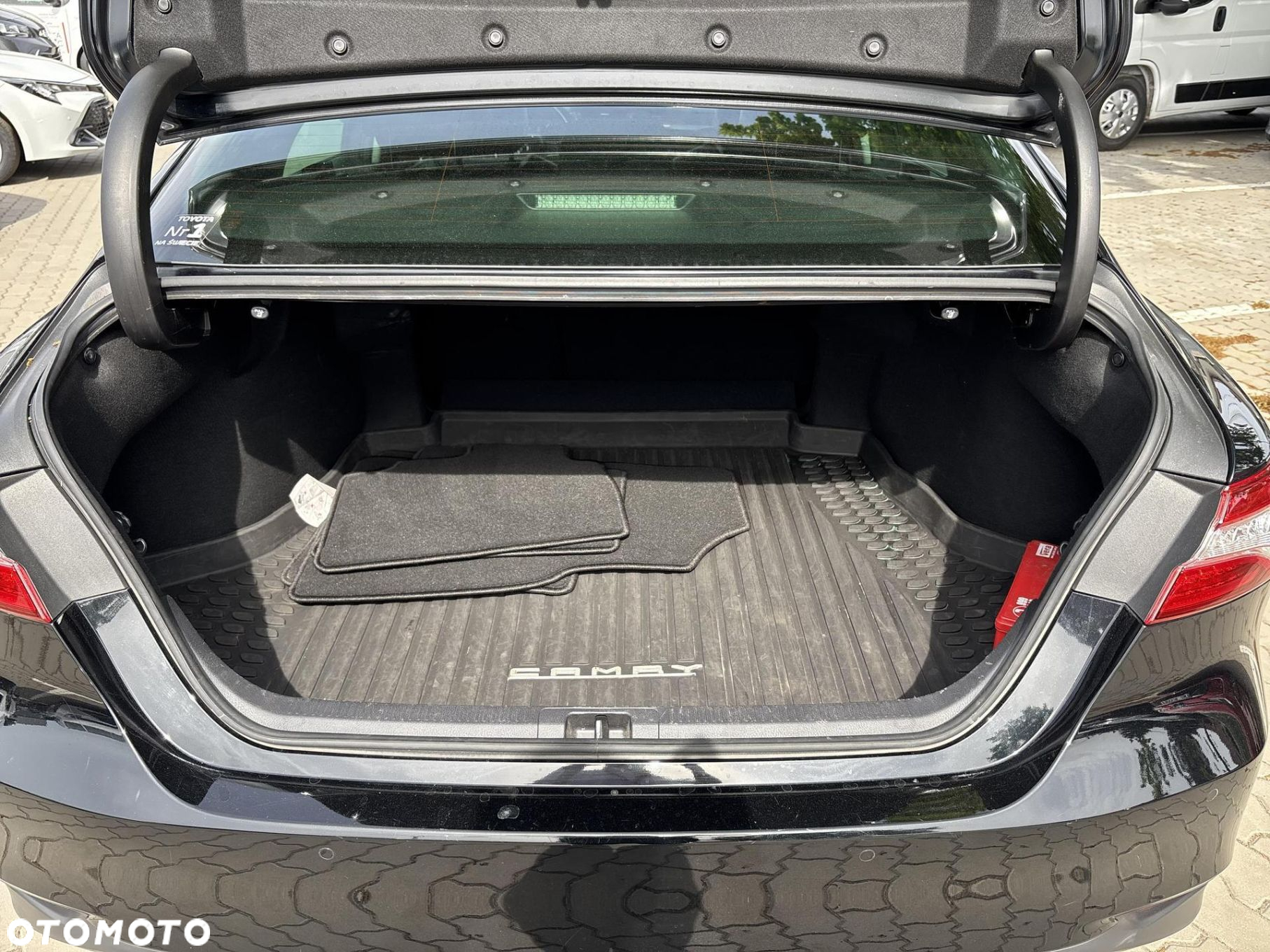 Toyota Camry - 19