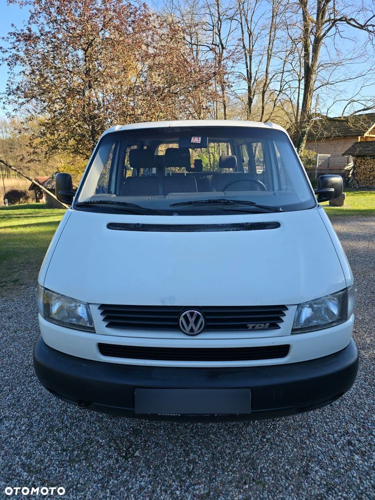 Volkswagen Caravelle - 9
