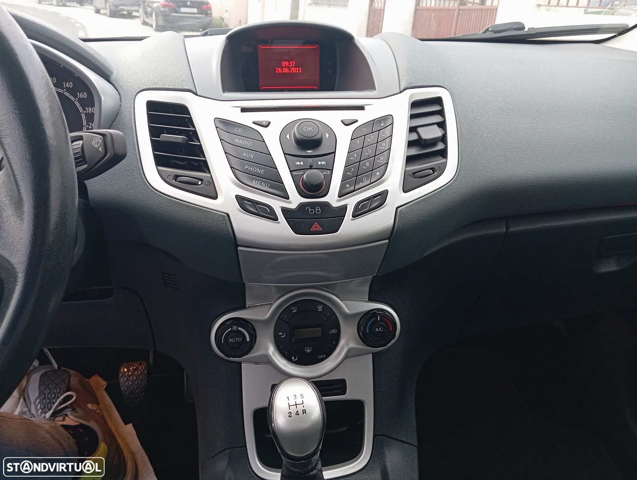 Ford Fiesta 1.25 Techno - 10