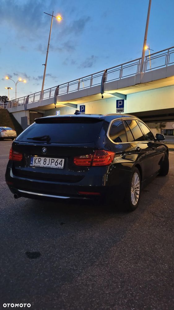 BMW Seria 3 320d xDrive Luxury Line - 7