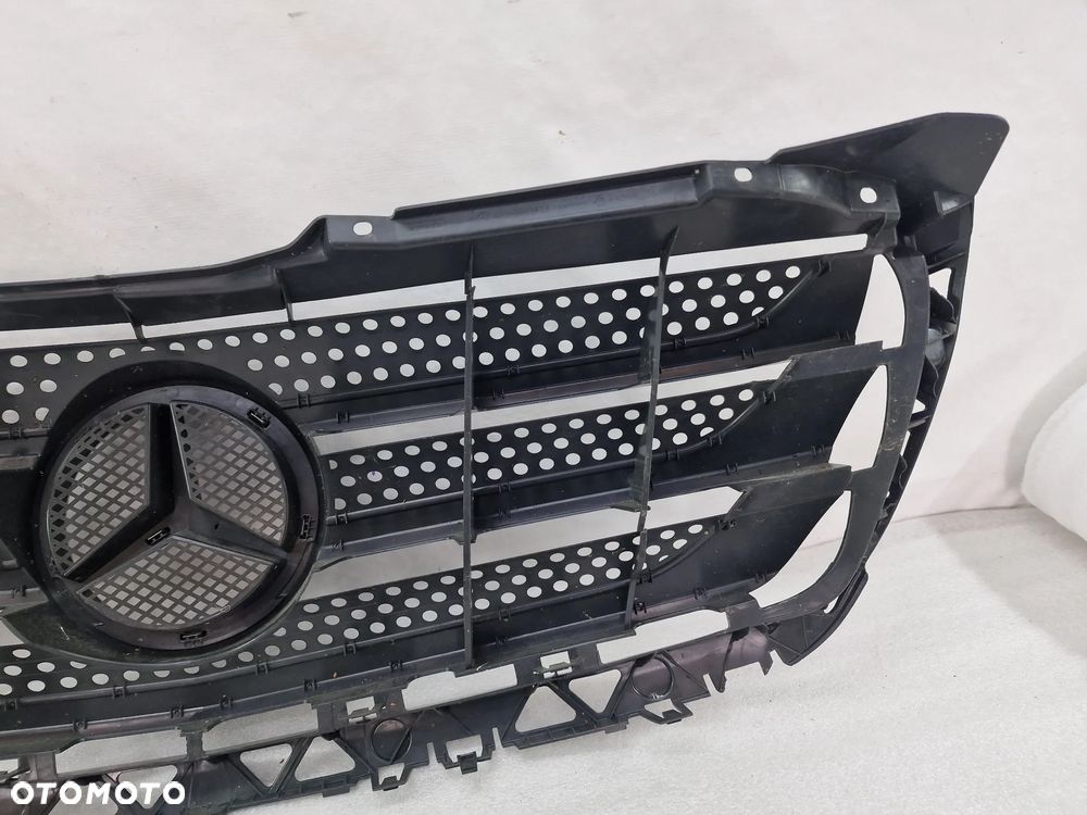 MERCEDES SPRINTER W906 LIFT 13- ATRAPA / GRILL PRZEDNI PRZÓD , NR A9068880523 / A9068800785 / A9068800885 , NR AUKCJI GL806 - 13