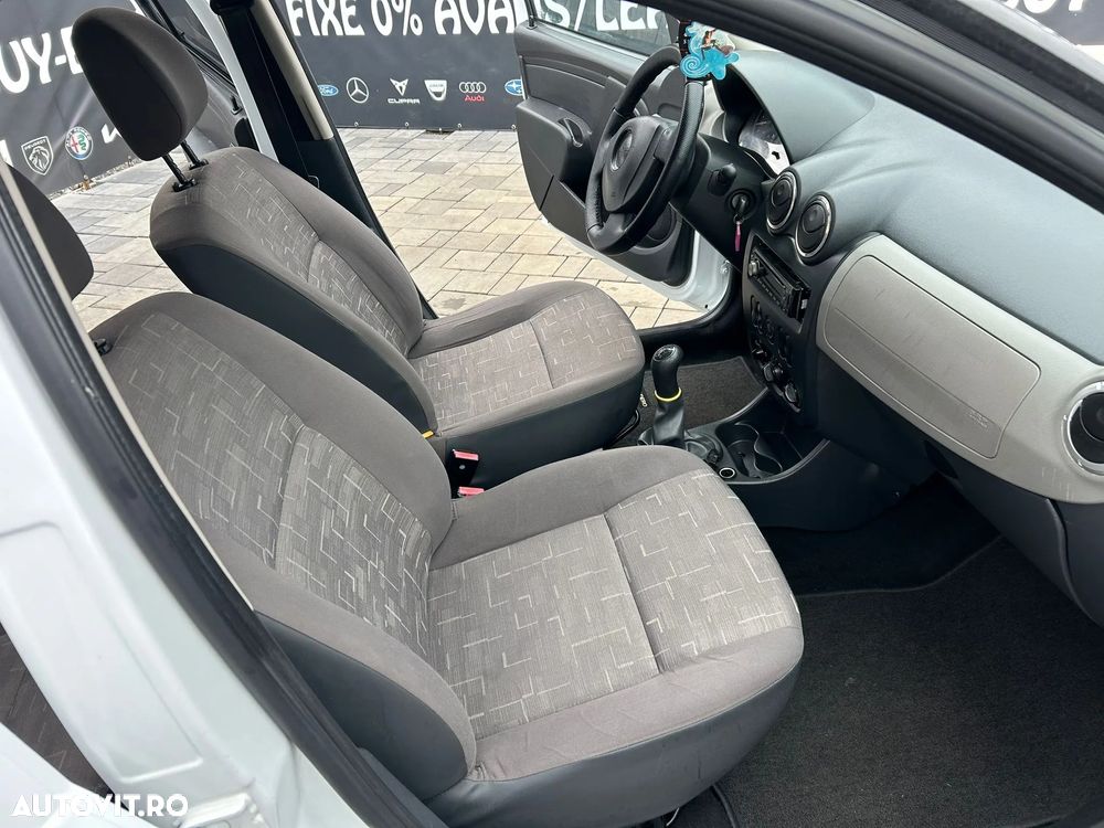 Dacia Sandero - 8