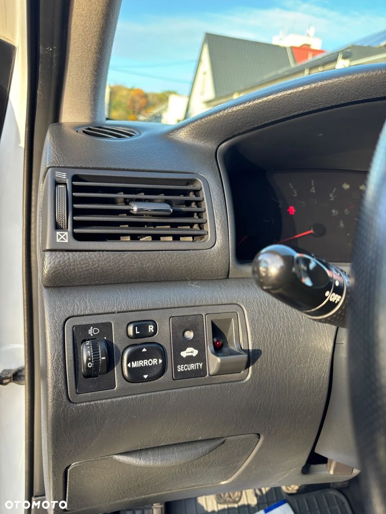 Toyota Corolla - 16