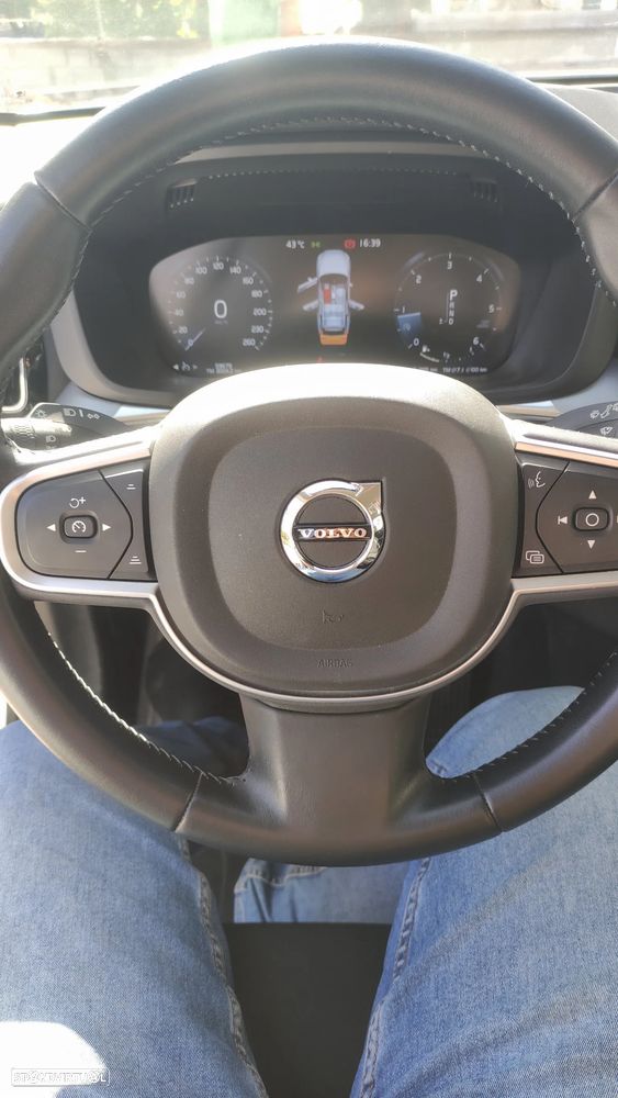 Volvo XC 60 2.0 D4 Momentum Geartronic - 6