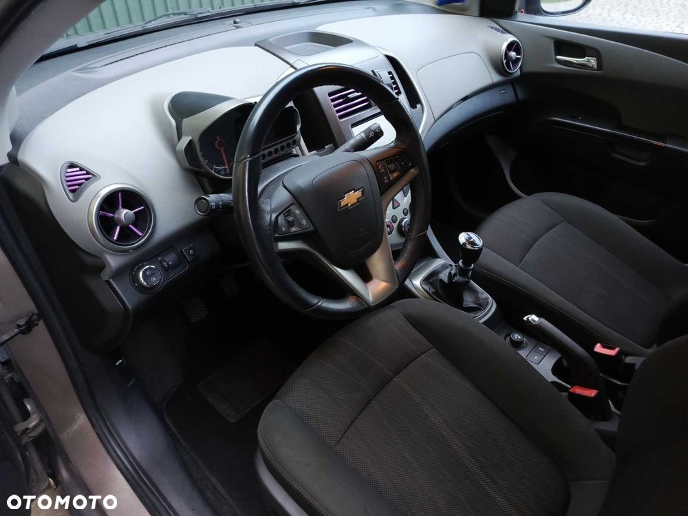 Chevrolet Aveo - 5