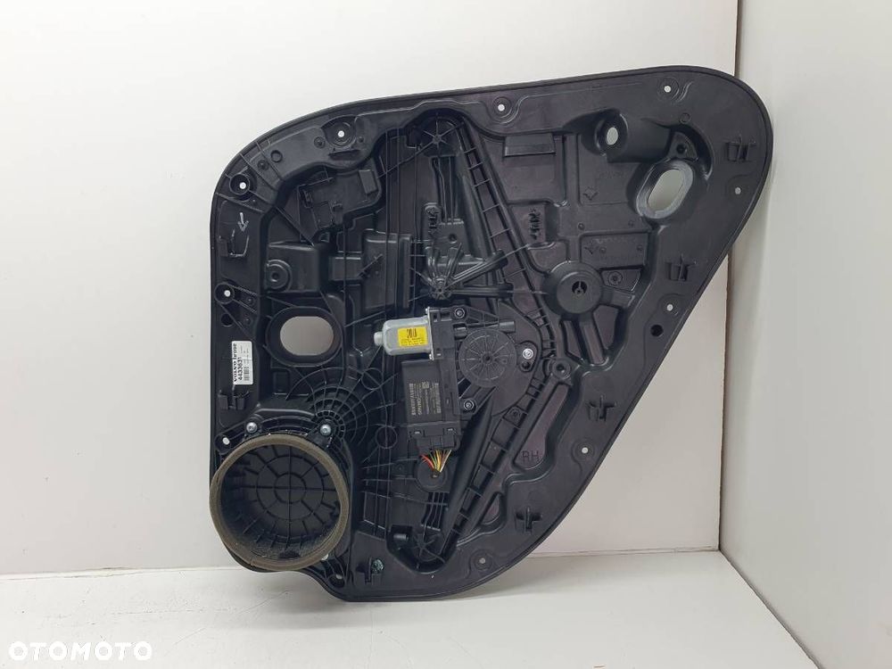 PODNOŚNIK SZYBY TYŁ PRAWY SILNICZEK VOLVO XC40 32283266 4433631