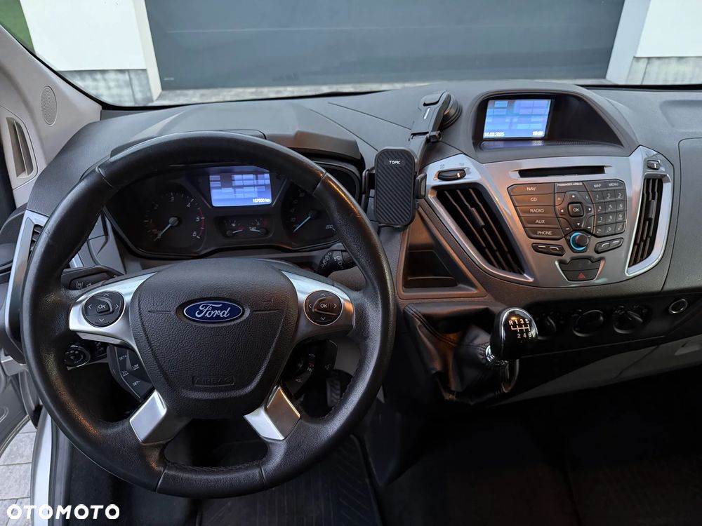 Ford Tourneo Custom - 8