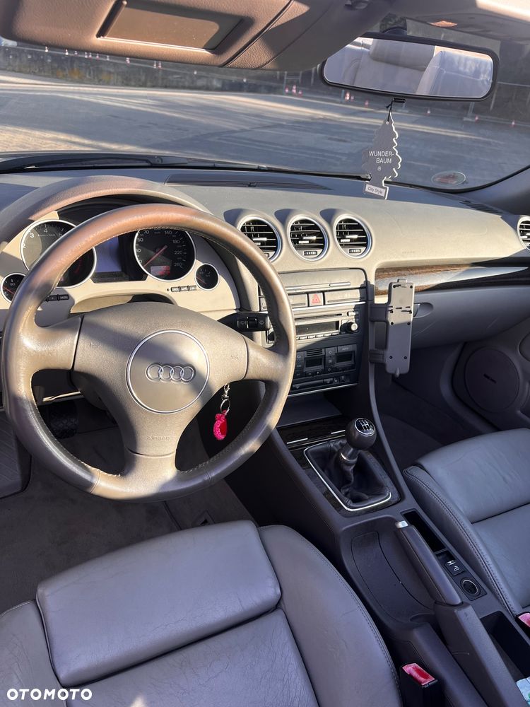 Audi A4 Cabrio 2.4 - 9