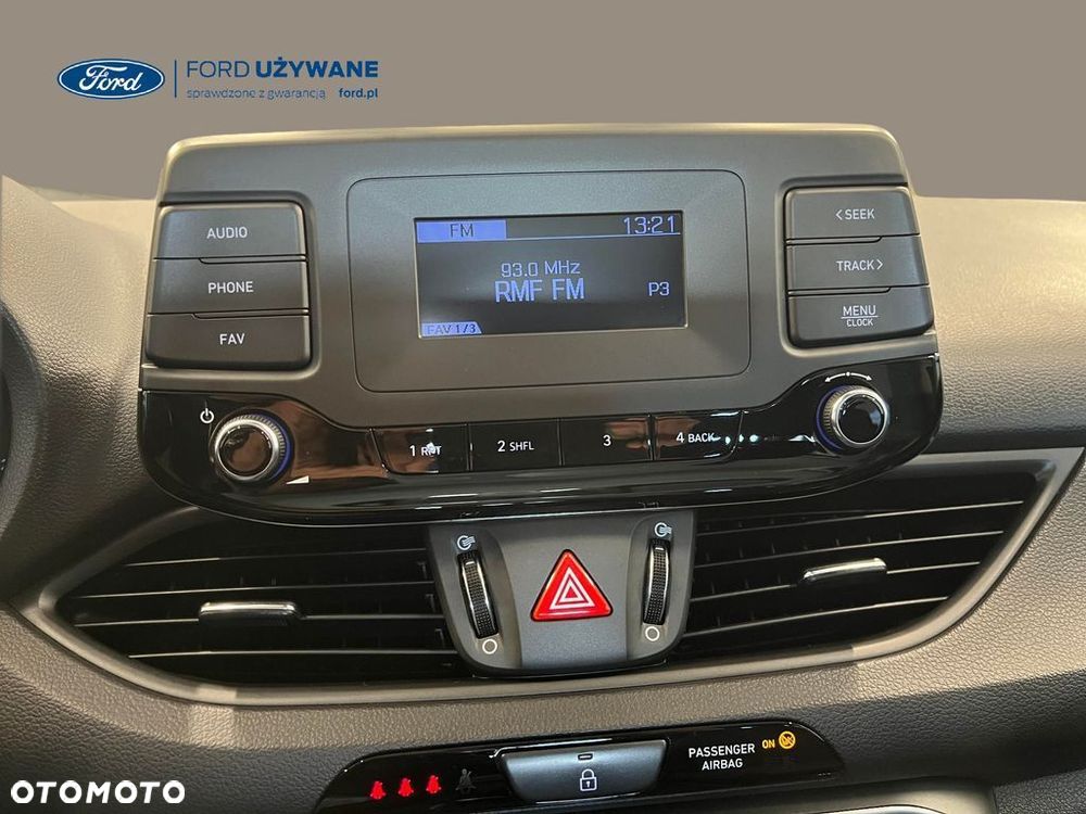 Hyundai i30 1.5 DPI Classic + - 15