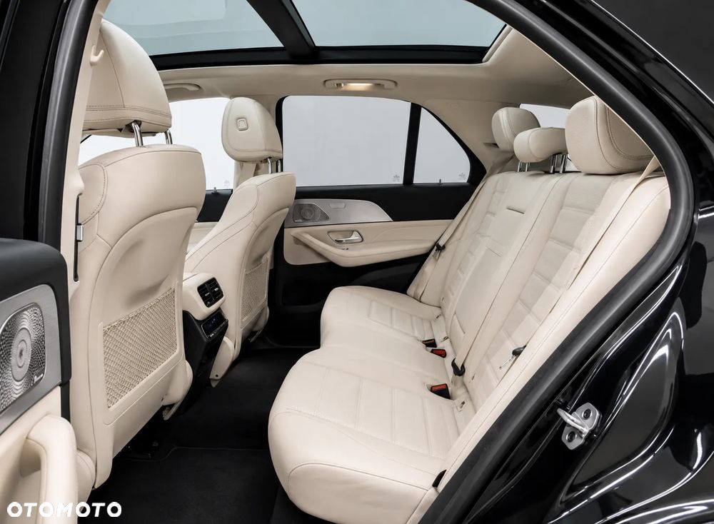 Mercedes-Benz GLE 300 d 4Matic 9G-TRONIC AMG Line - 13