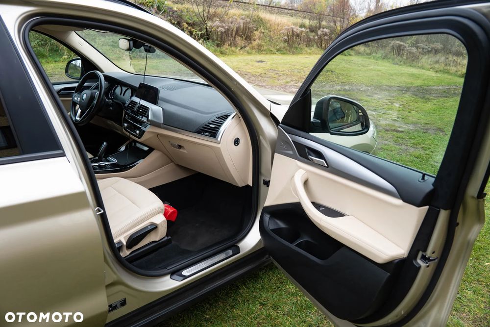 BMW X3 sDrive18d Advantage - 18