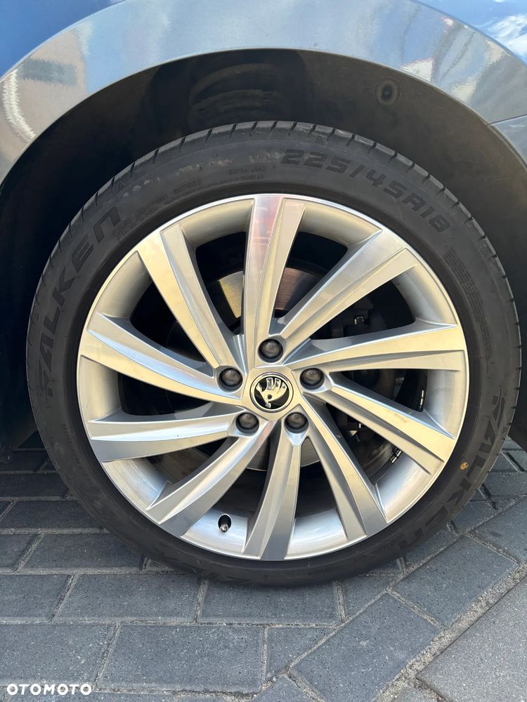 Skoda Superb 2.0 TDI DSG Style - 14