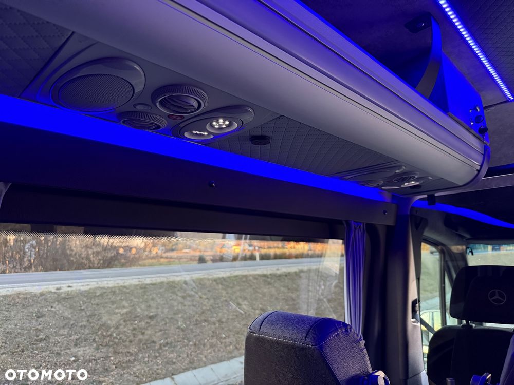 Mercedes-Benz Sprinter 517 - 19