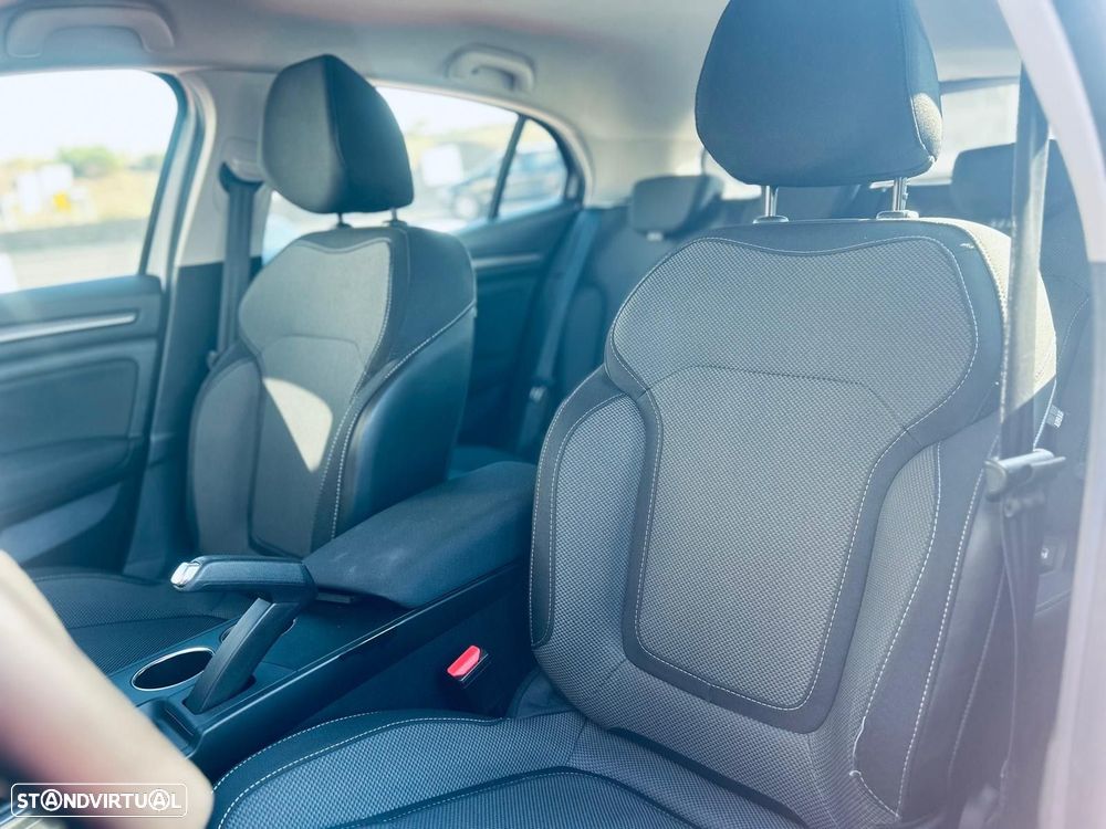 Renault Mégane 1.5 Blue dCi Limited - 30