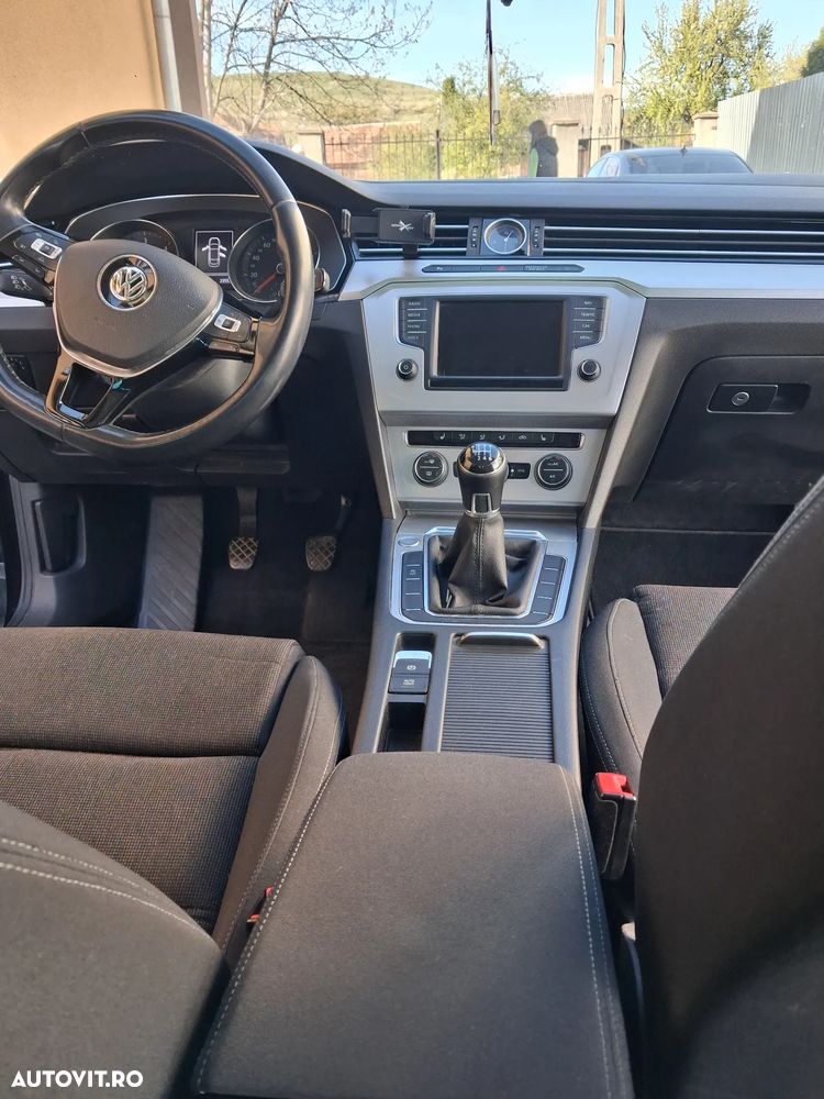 Volkswagen Passat 2.0 TDI (BlueMotion Technology) Trendline - 3