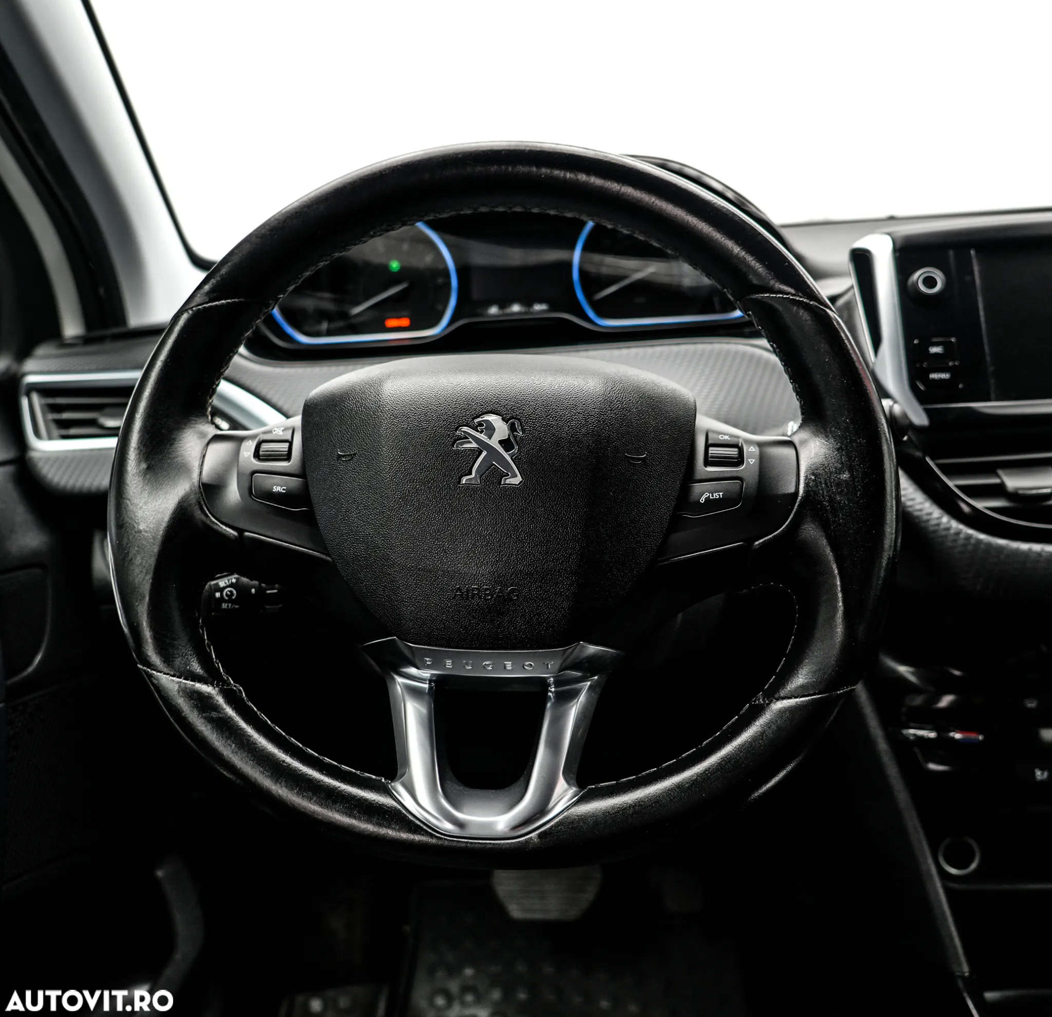 Peugeot 2008 1.2 PureTech Turbo EAT6 S&S Allure - 18
