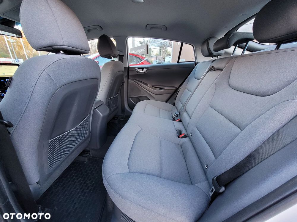 Hyundai IONIQ hybrid Business - 15