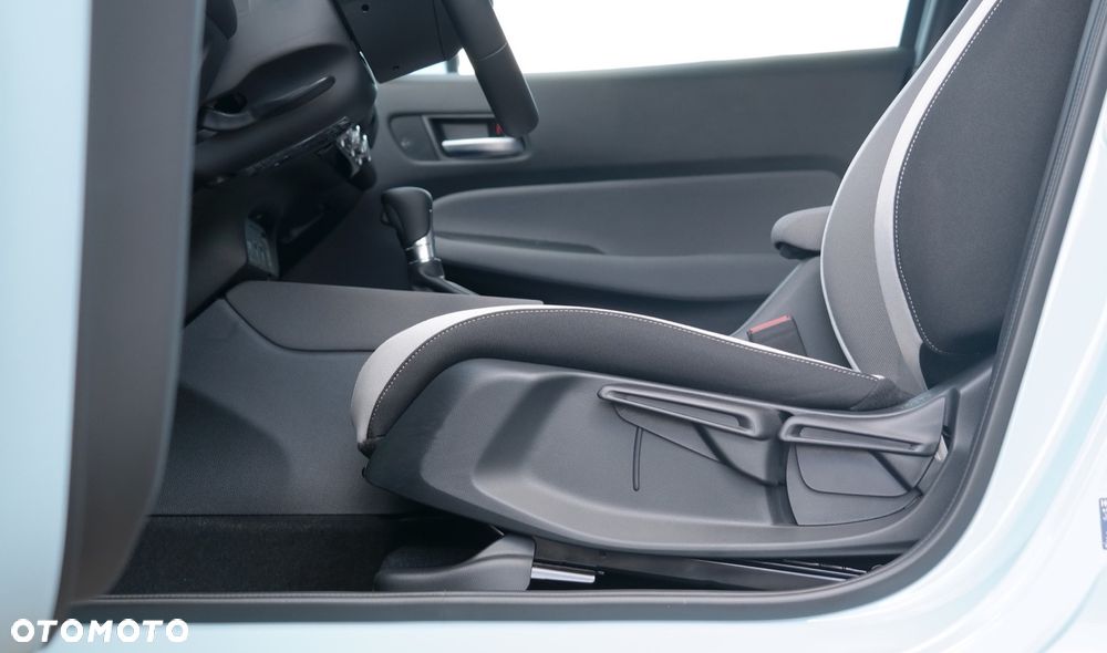 Honda Jazz 1.5 i-MMD Executive Crosstar (Czarny Dach) - 19