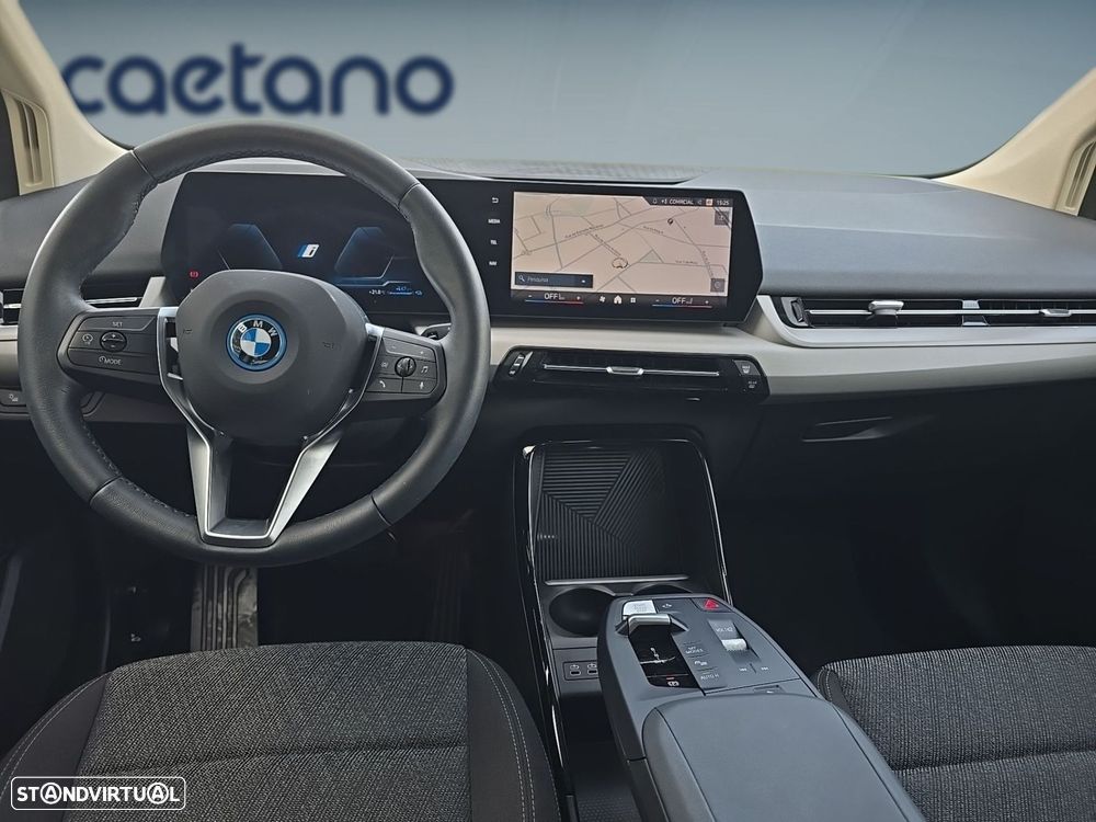 BMW 225xe Active Tourer - 12