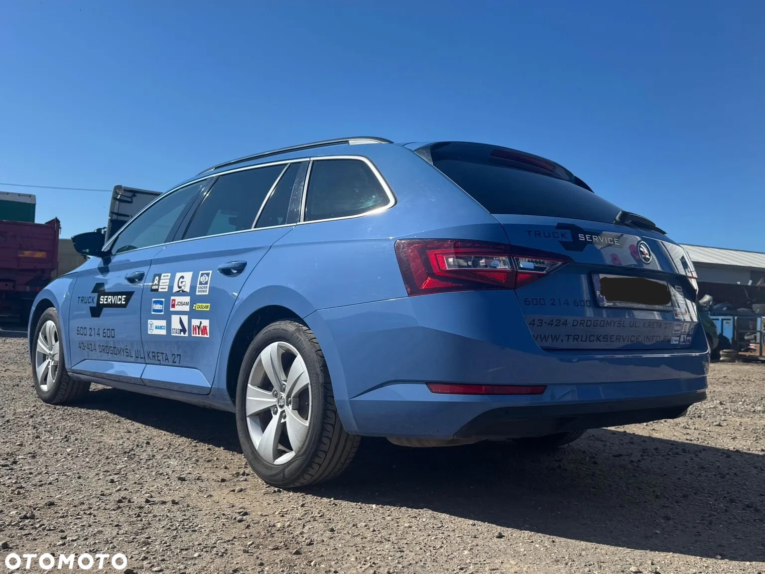 Skoda Superb Combi 2.0 TDI DSG Ambition - 4