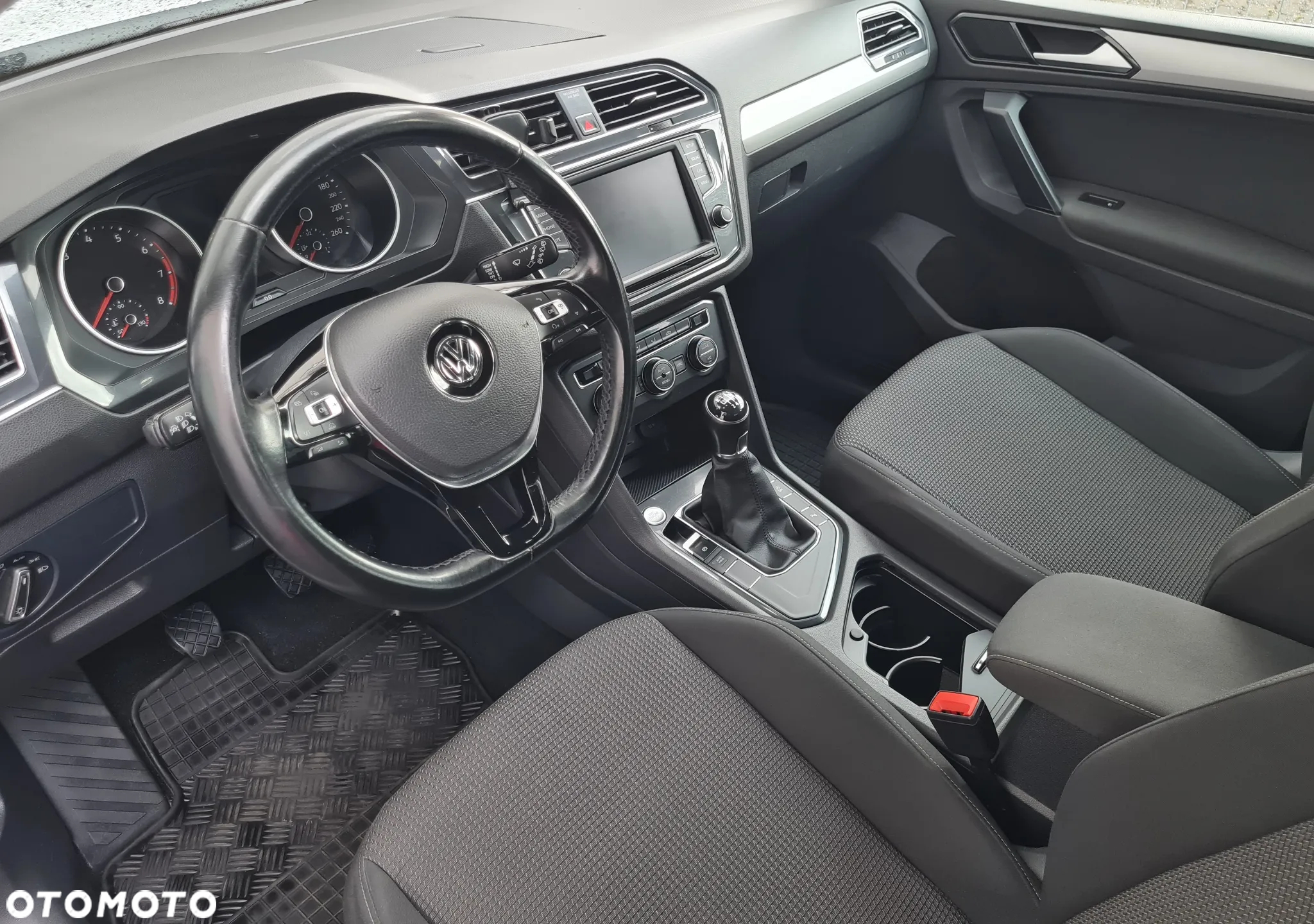 Volkswagen Tiguan - 8
