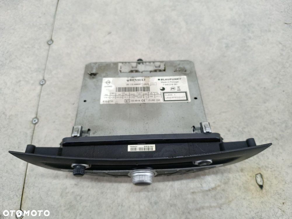 RADIO FABRYCZNE RENAULT LAGUNA III 281156980R 7649018391  BLAUPUNKT - 4