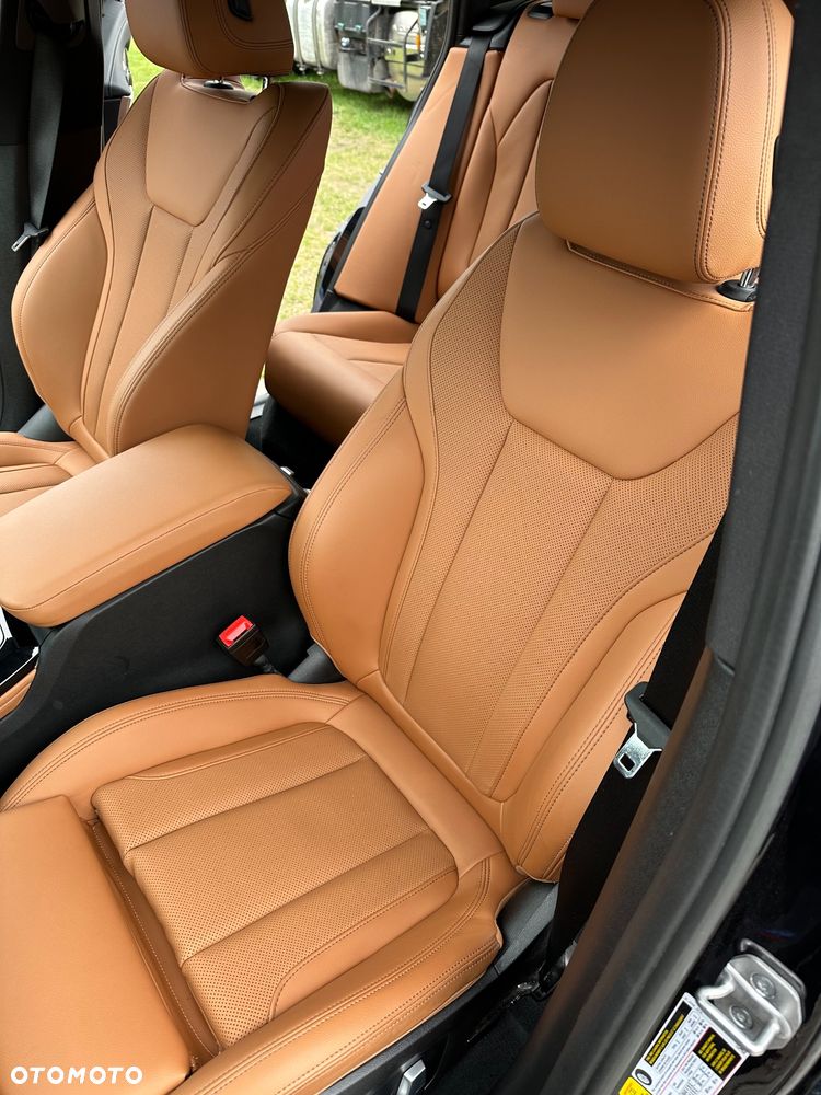 BMW X4 xM40i mHEV - 12