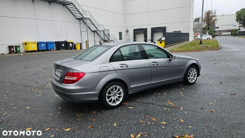 Mercedes-Benz Klasa C 180 BlueEFFICIENCY Avantgarde - 13