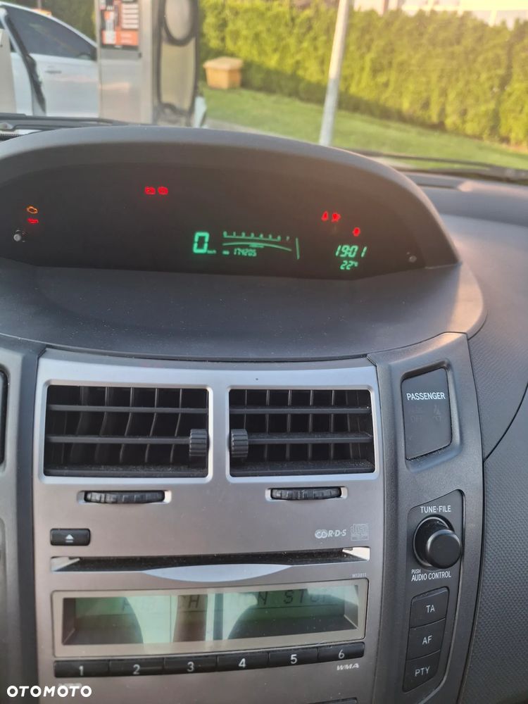 Toyota Yaris - 9