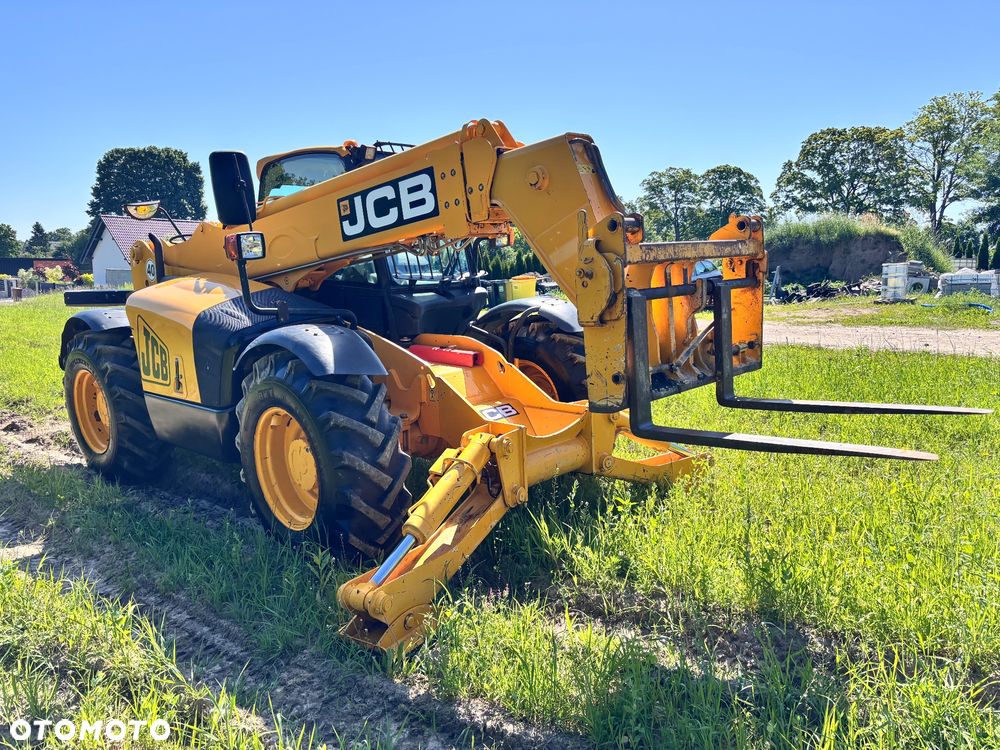 JCB - 9