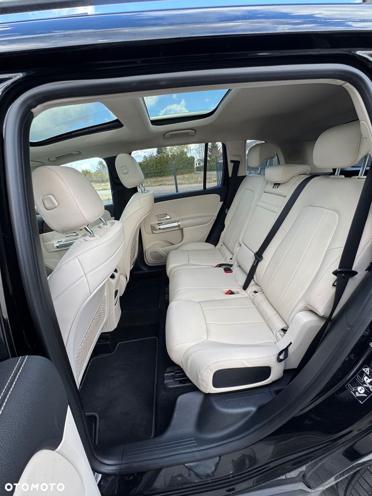 Mercedes-Benz GLB - 4