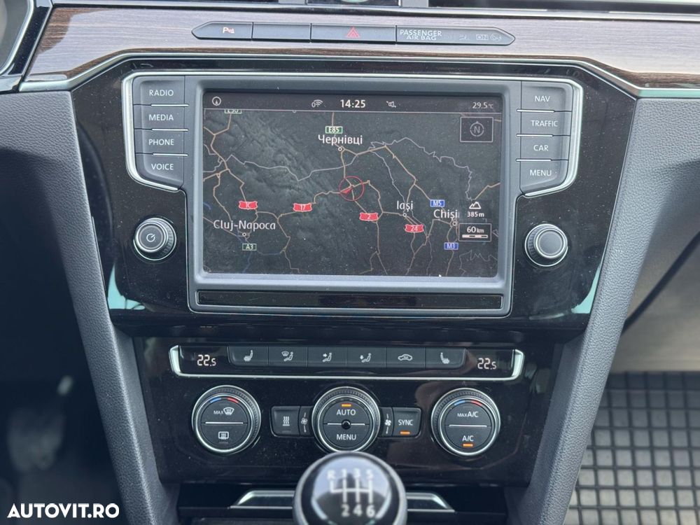Volkswagen Passat - 15