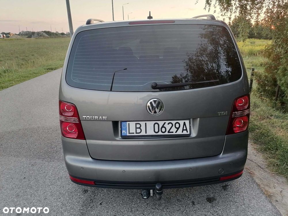 Volkswagen Touran - 3