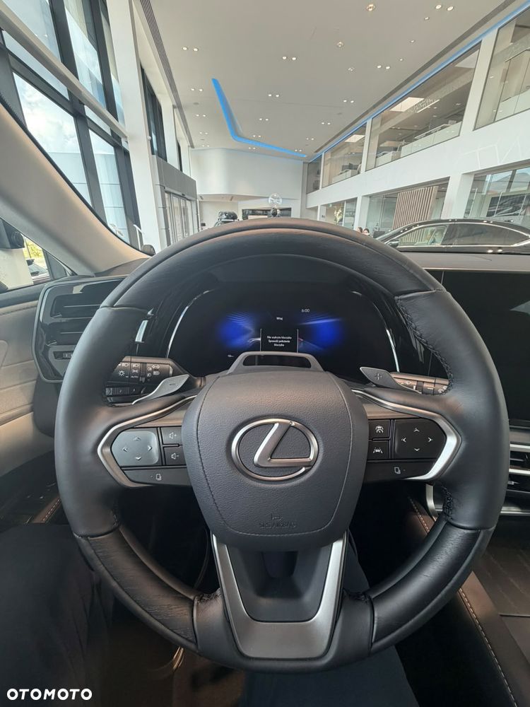 Lexus RX 450h+ Omotenashi - 9