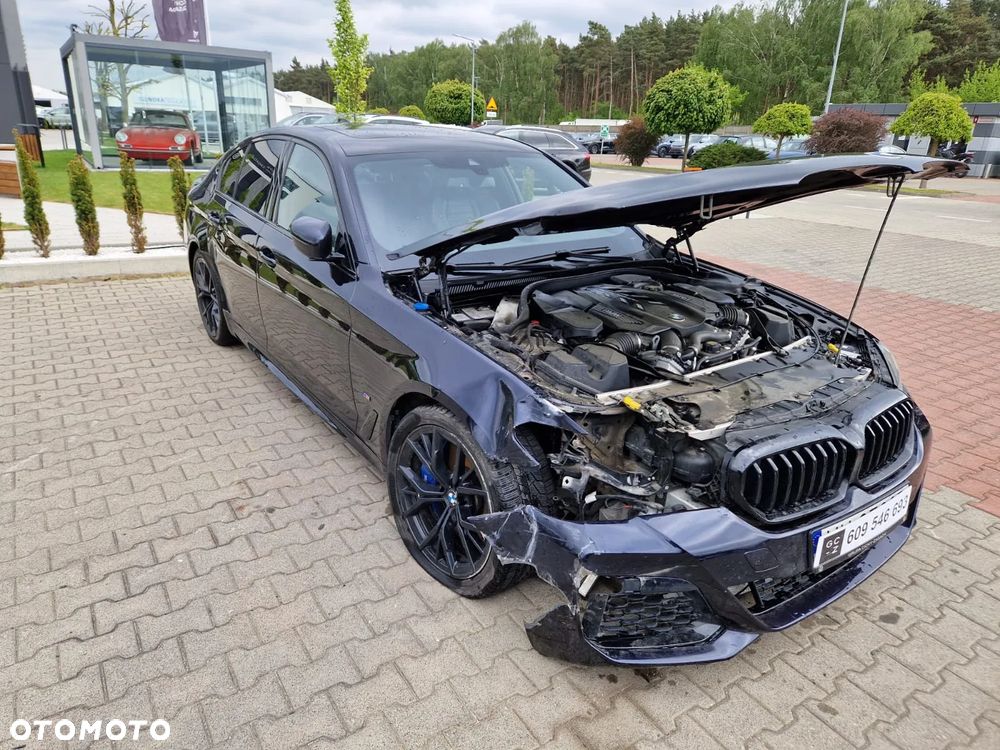 BMW Seria 5 M550i xDrive sport - 17