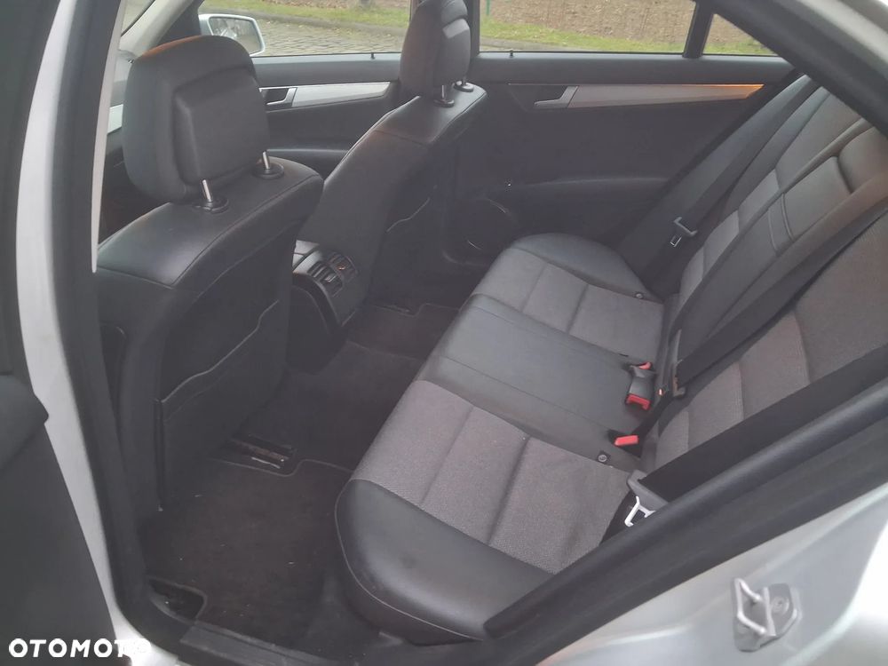 Mercedes-Benz Klasa C 200 (BlueEFFICIENCY) Avantgarde - 19