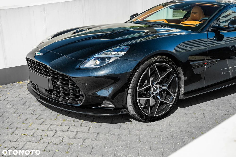 Aston Martin Vanquish - 5