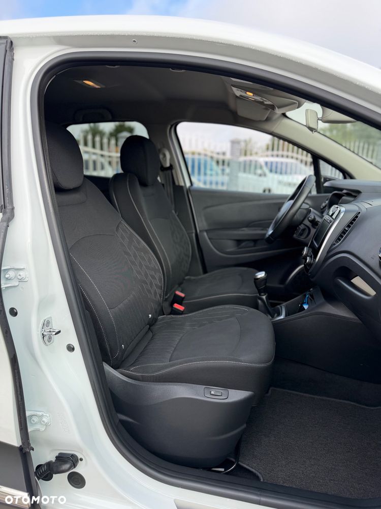 Renault Captur TCe 100 EXPERIENCE - 17